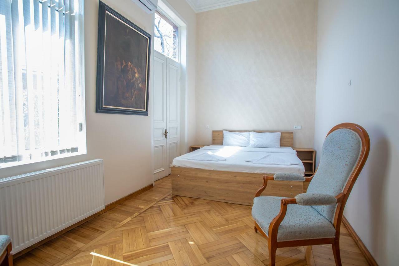 Hotel Veneto Кутаиси Екстериор снимка