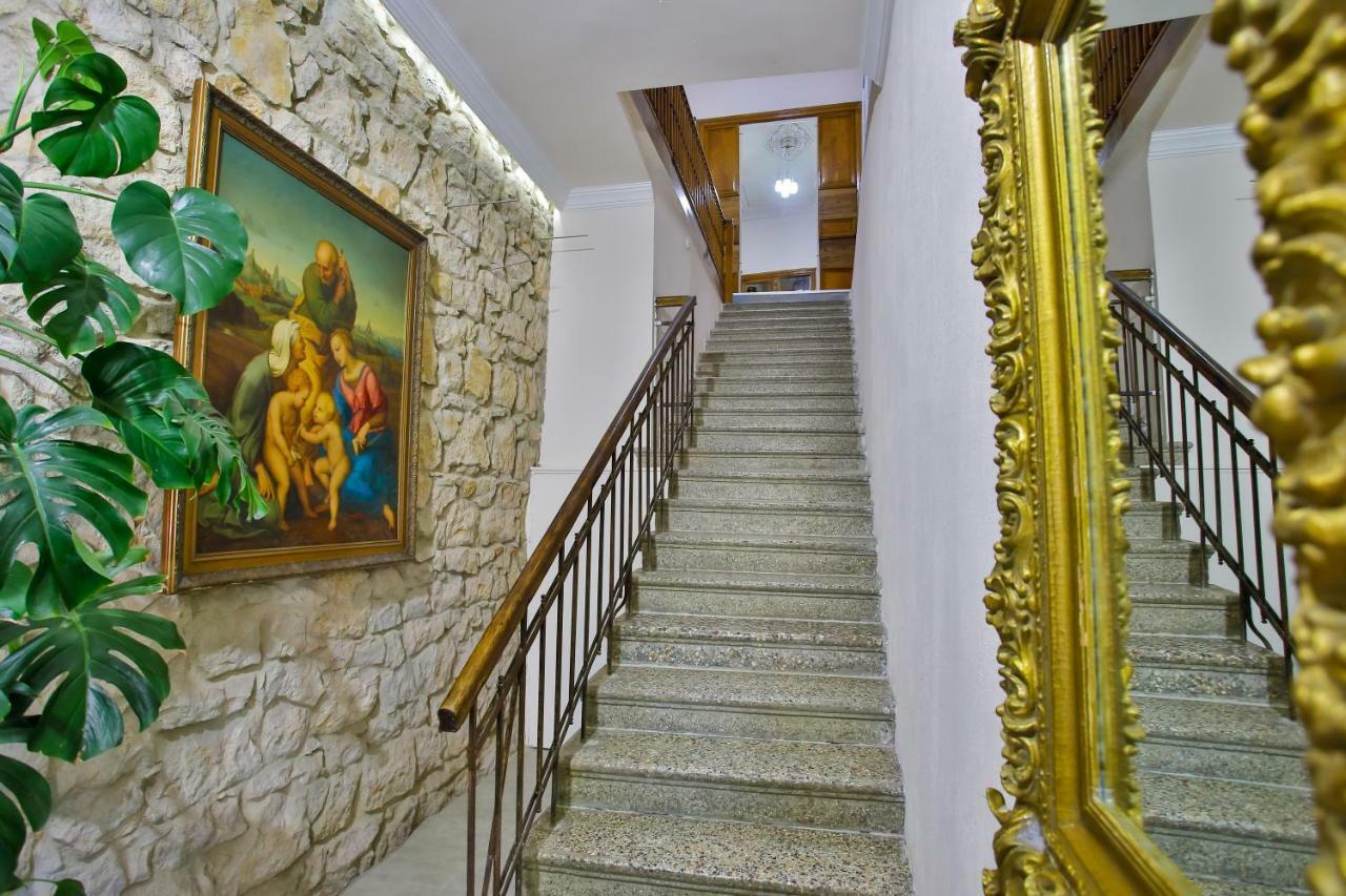 Hotel Veneto Кутаиси Екстериор снимка