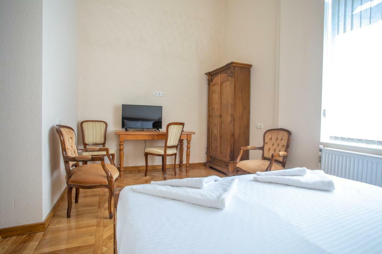 Hotel Veneto Кутаиси Екстериор снимка