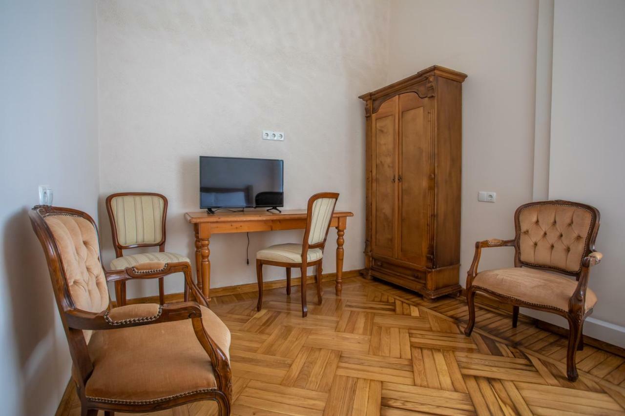 Hotel Veneto Кутаиси Екстериор снимка