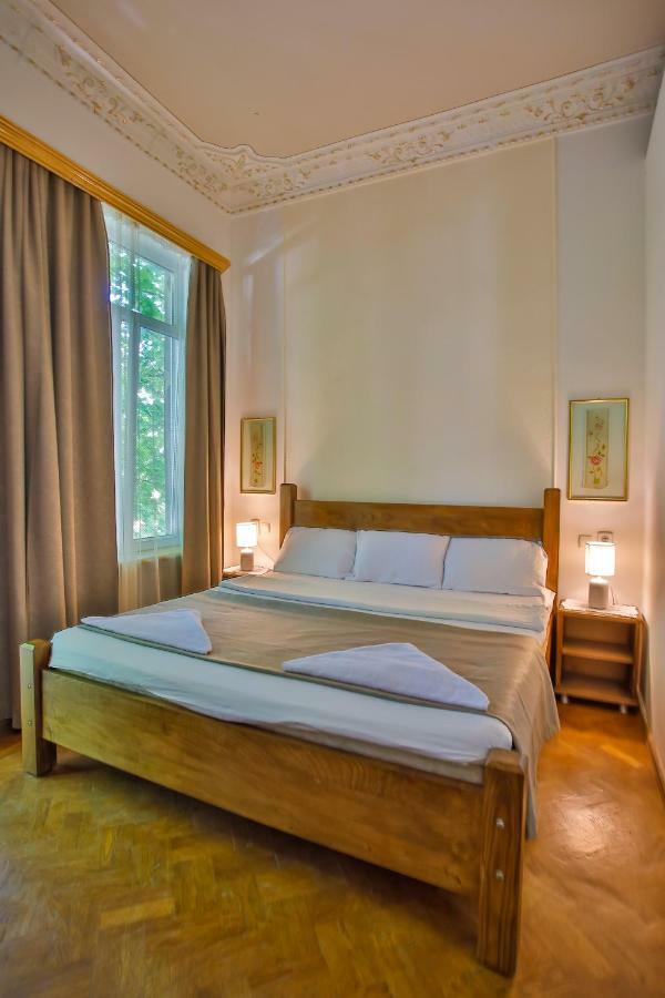 Hotel Veneto Кутаиси Екстериор снимка